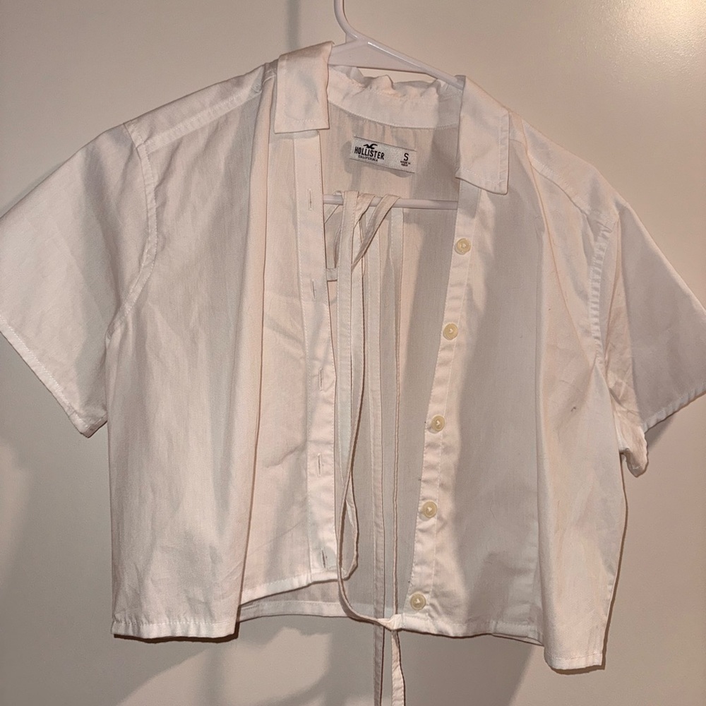 Hollister Cropped White Short Sleeve Button-Up Shirt